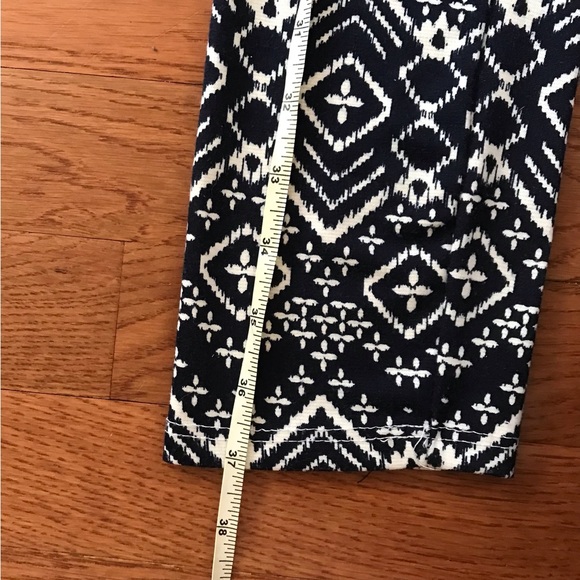 Navy & White Geometric Print Leggings Women’s Small or Junior’s Medium - Picture 9 of 11